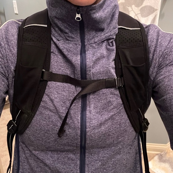 Lululemon Athletica Aqua and Black Run All Day Backpack - Picture 8 of 11